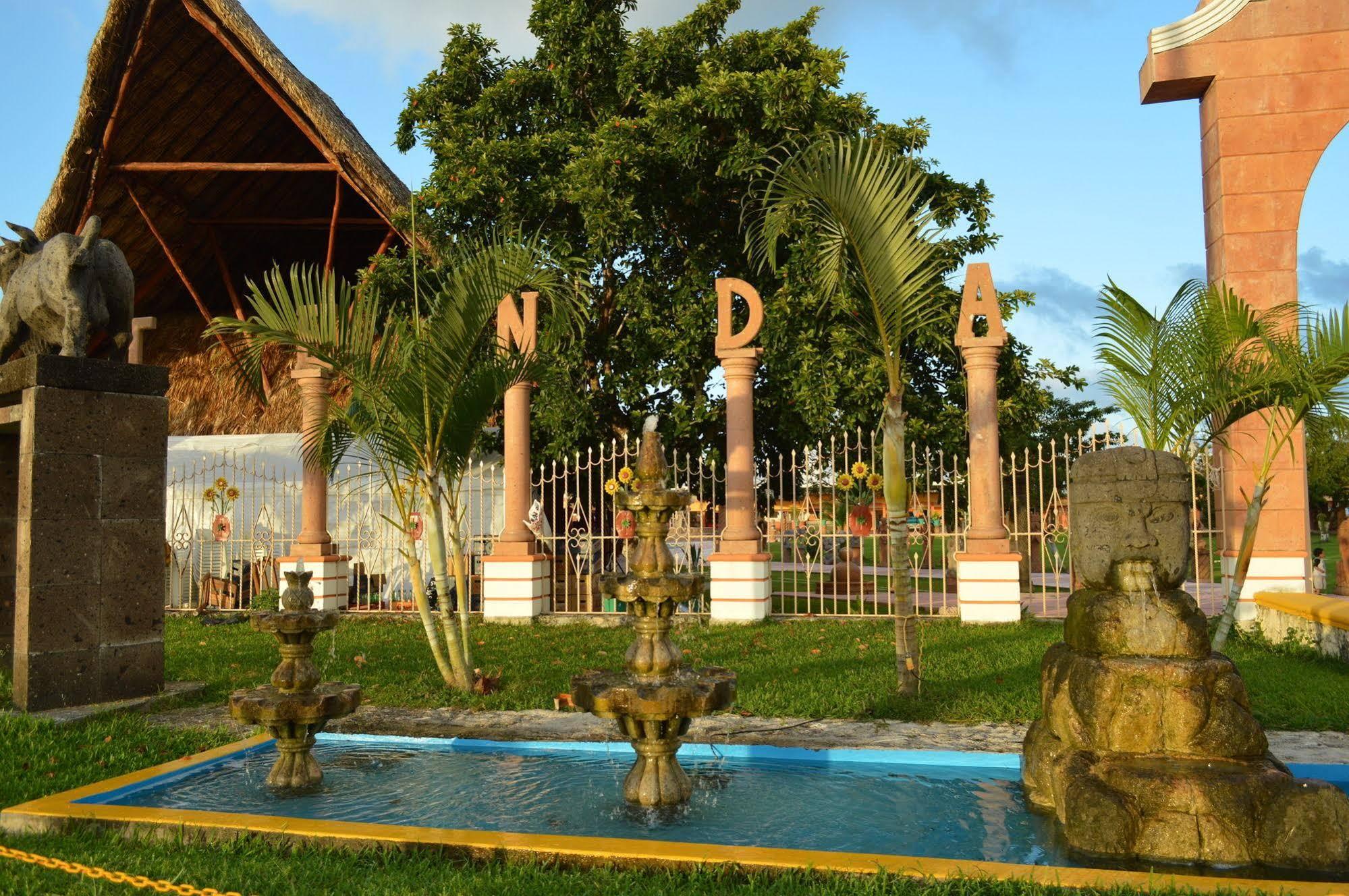 Hotel Hacienda Ixtlan Cozumel Buitenkant foto