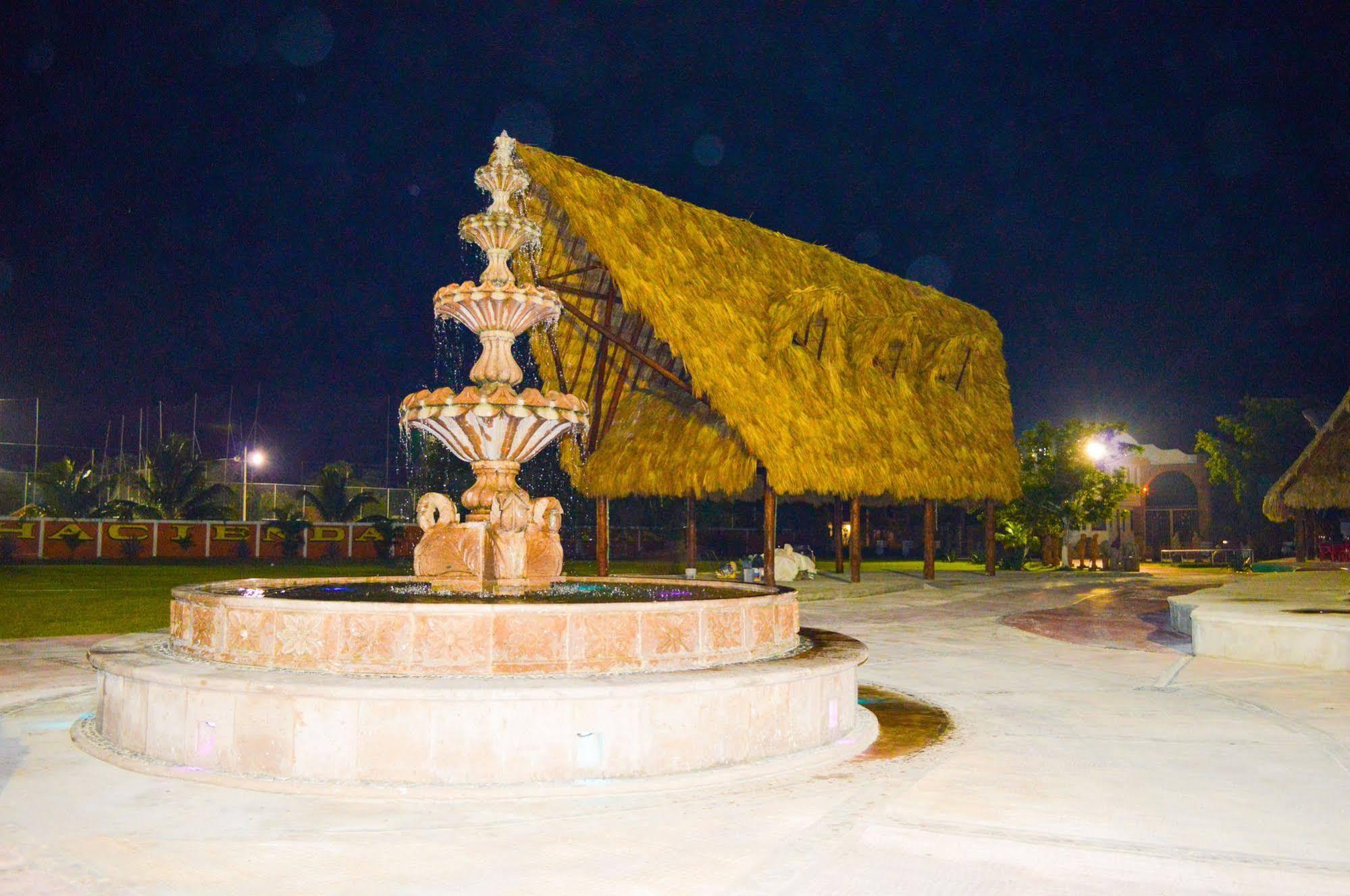 Hotel Hacienda Ixtlan Cozumel Buitenkant foto