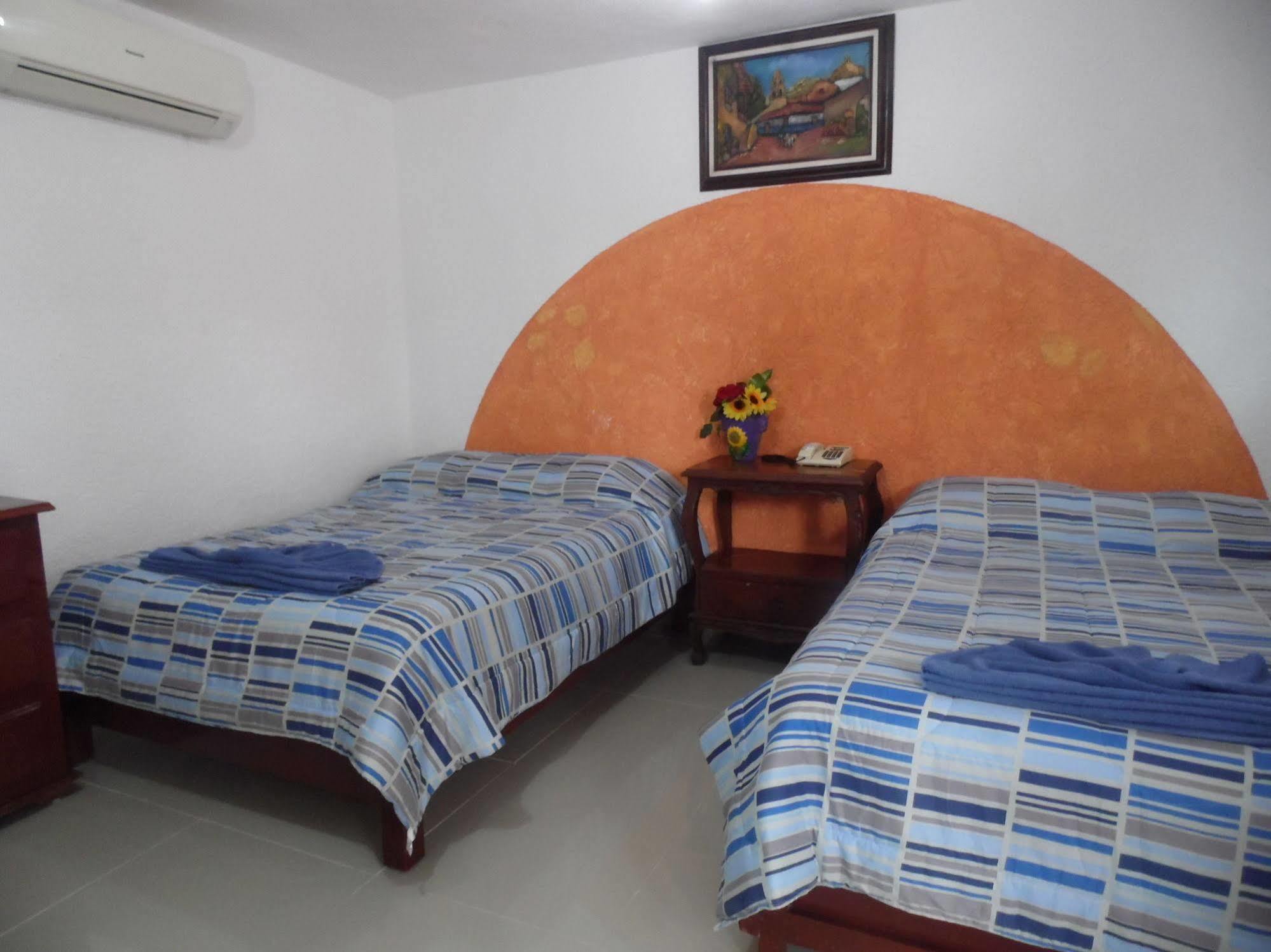 Hotel Hacienda Ixtlan Cozumel Buitenkant foto