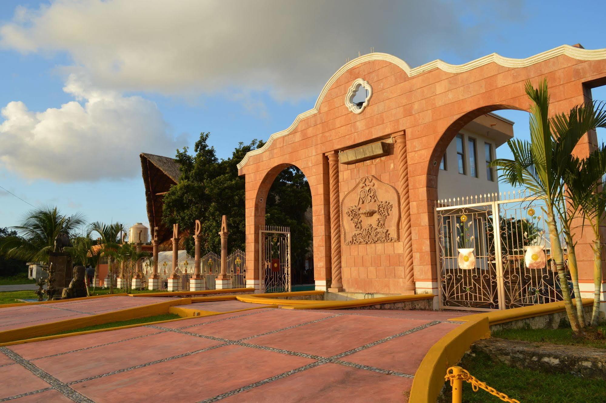 Hotel Hacienda Ixtlan Cozumel Buitenkant foto
