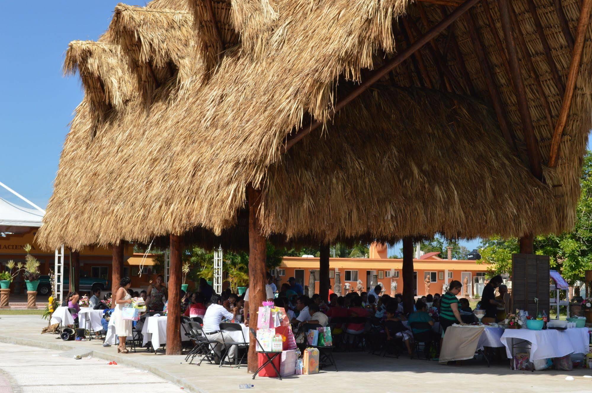 Hotel Hacienda Ixtlan Cozumel Buitenkant foto