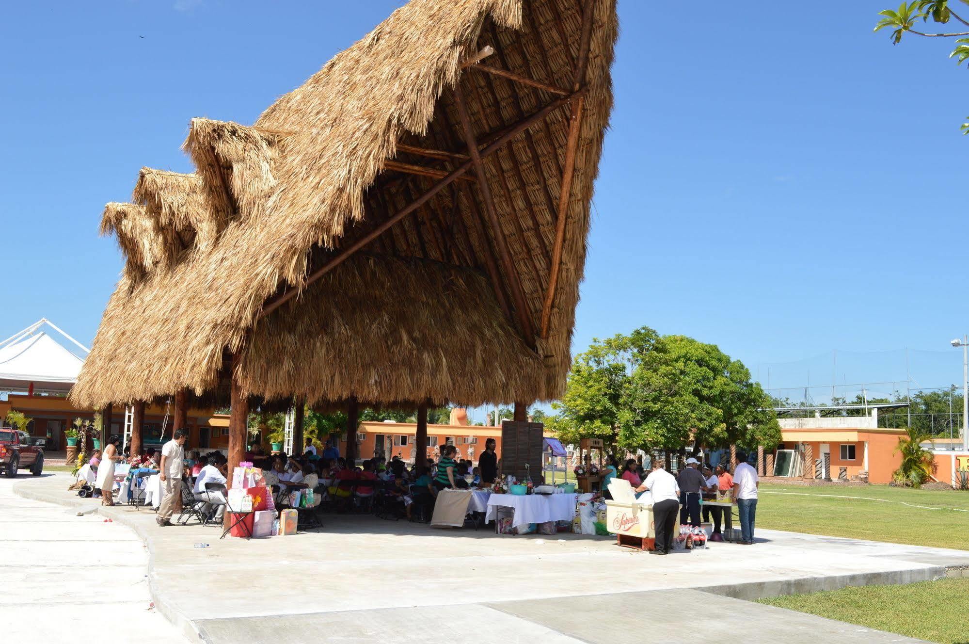 Hotel Hacienda Ixtlan Cozumel Buitenkant foto